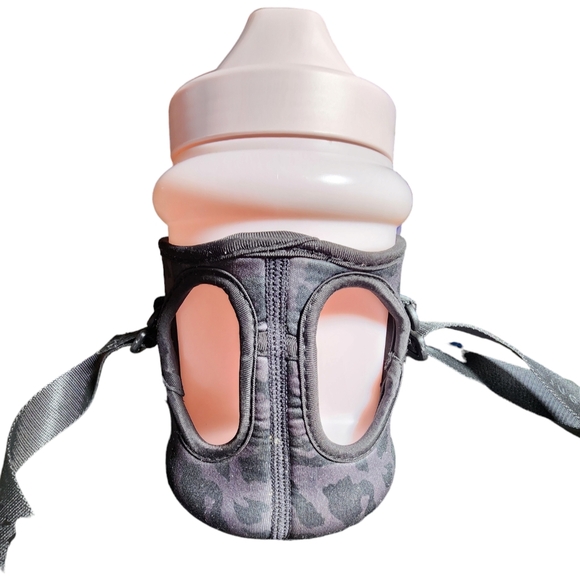 HydroJug Black Leopard Print Insulating Sleeve & Strap With Pink 32oz Bottle - Picture 2 of 14